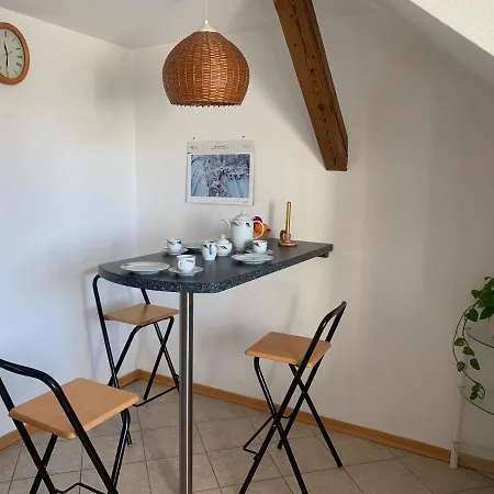 Biesdorf-verkehrsguenstig Und Ruhig * Berlino