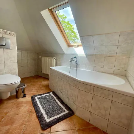 Biesdorf-verkehrsguenstig Und Ruhig