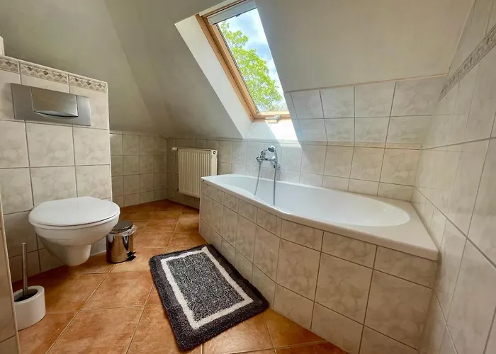 Biesdorf-verkehrsgünstig Und Ruhig