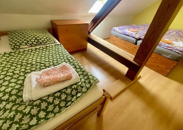 Biesdorf-verkehrsguenstig Und Ruhig *