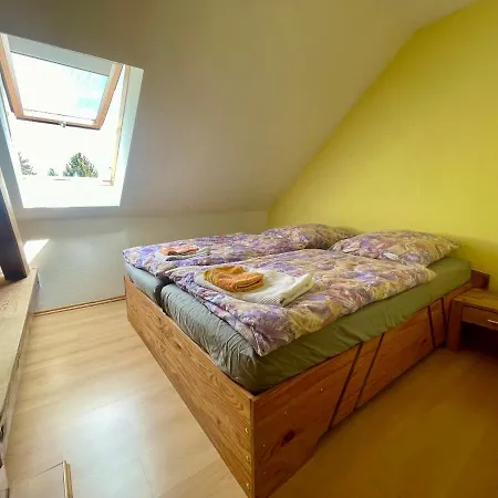 Biesdorf-verkehrsguenstig Und Ruhig Apartman *