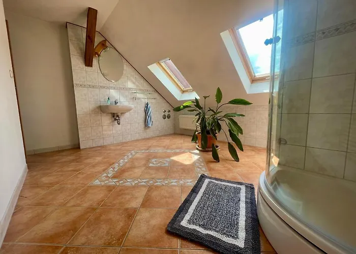 Biesdorf-verkehrsguenstig Und Ruhig Apartman Berlin